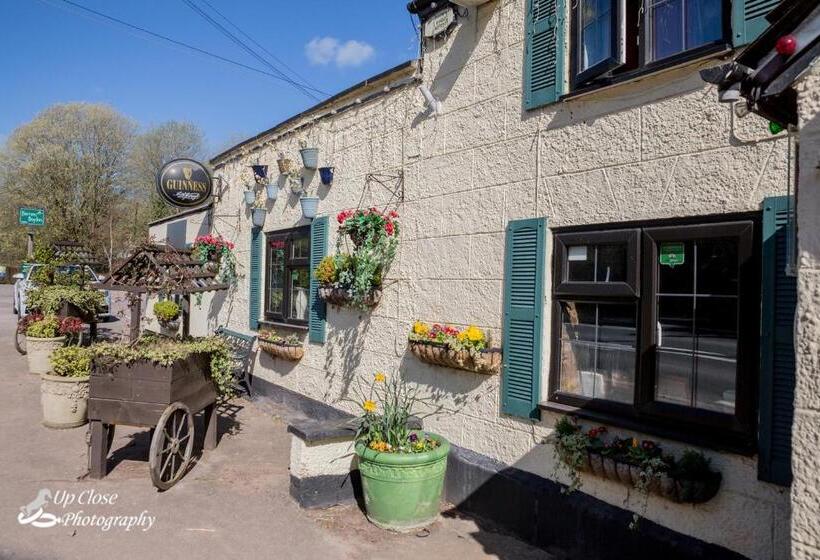 Отель The Farmers Boy Inn Guest House