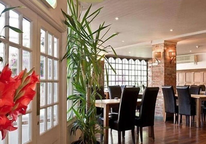 فندق The Greyhound Inn  Aldbury