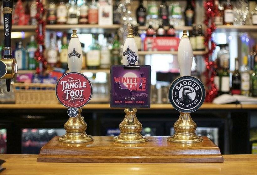 Отель The Grove Arms