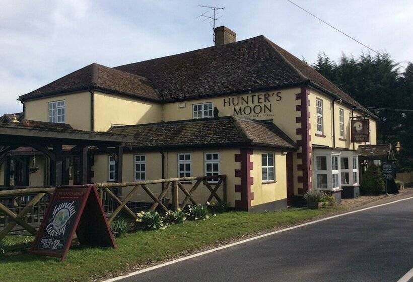 ホテル The Hunters Moon