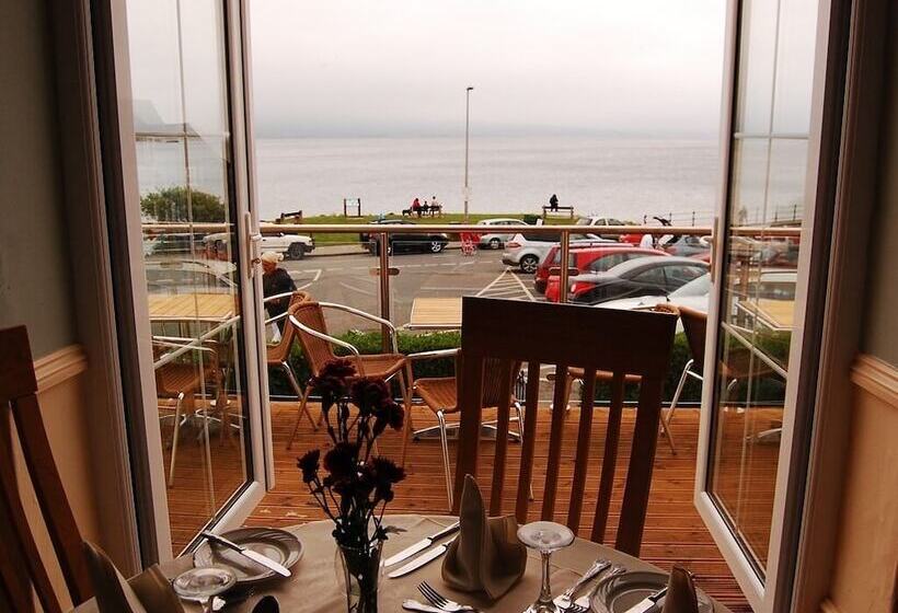 The Moelwyn Hotel & Restaurant