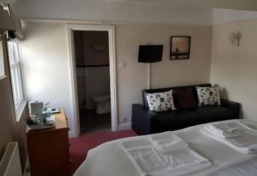 The Moelwyn Hotel & Restaurant