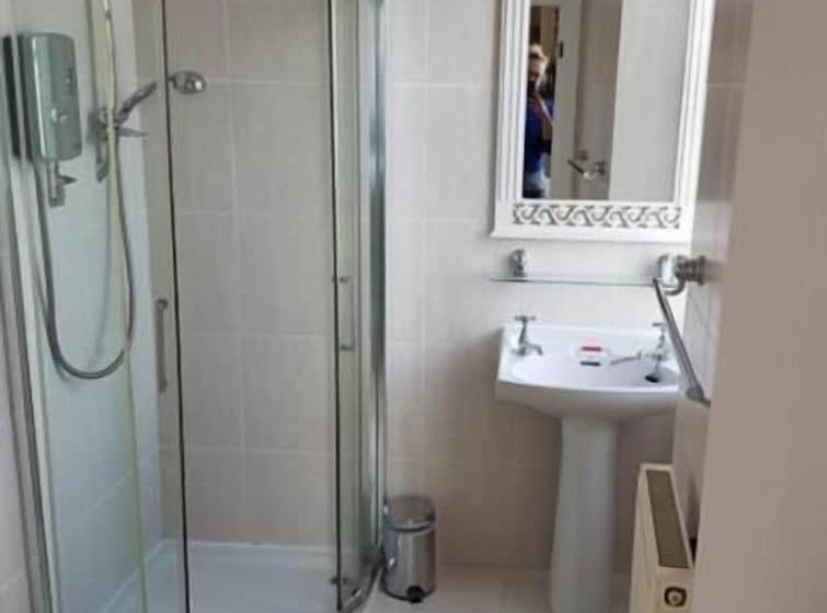 The Moelwyn Hotel & Restaurant