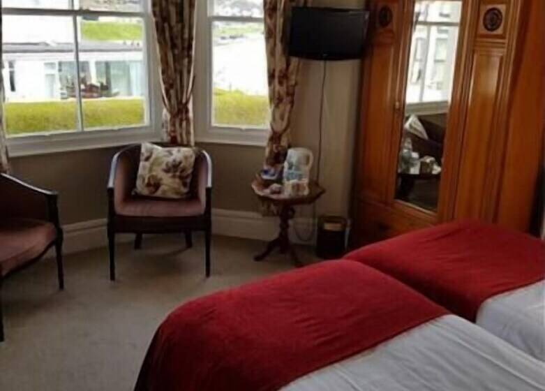 The Moelwyn Hotel & Restaurant