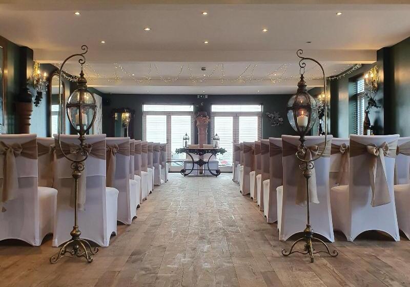 Отель The Old Lodge