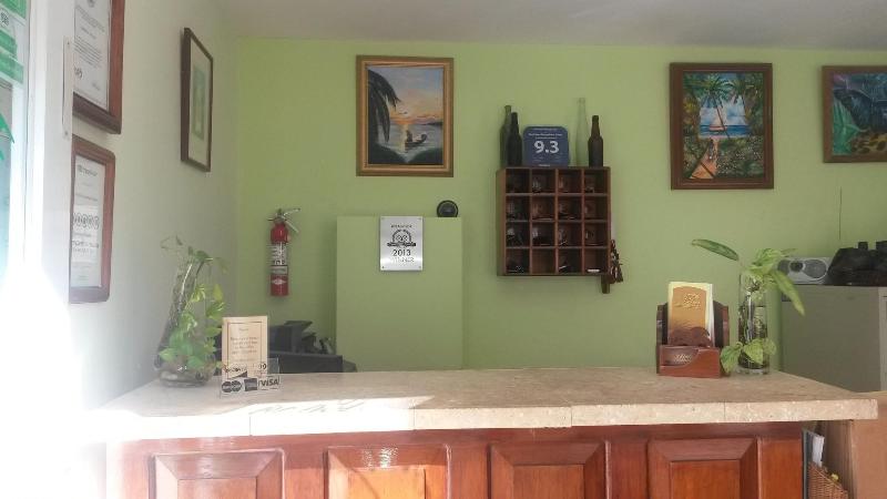 בית מלון כפרי The Palms Oceanfront Suites
