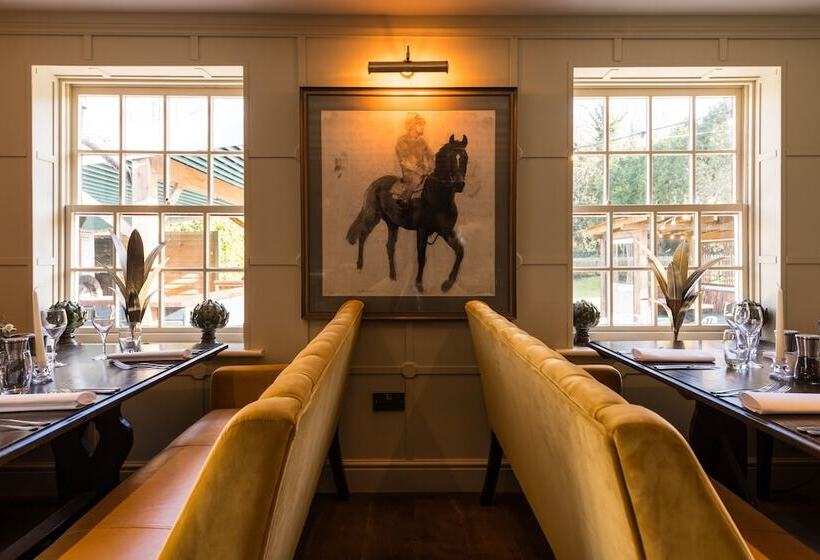 ホテル The Queen S Arms