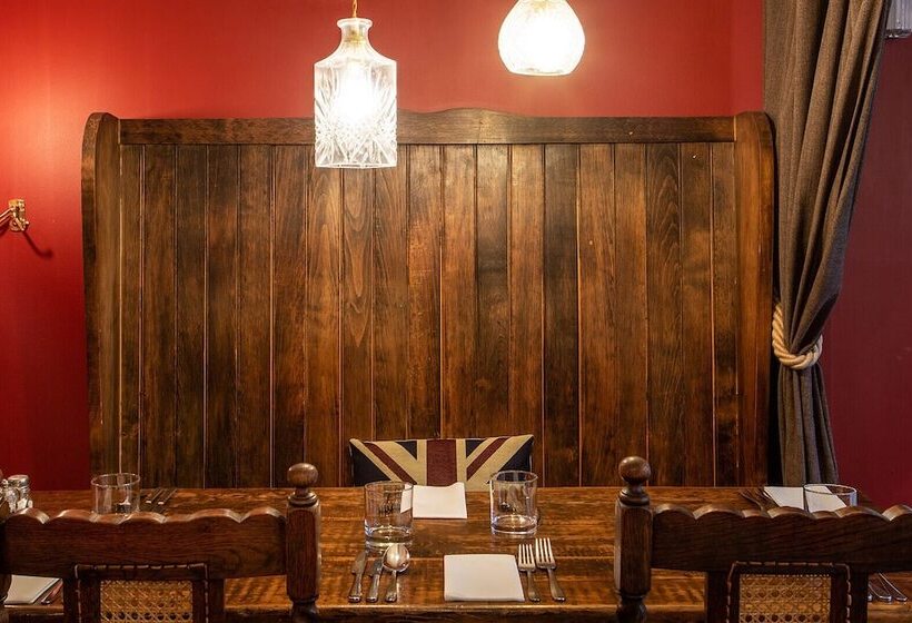 호텔 The Royal Oak