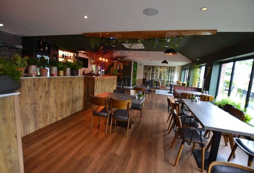 호텔 The Royal Oak