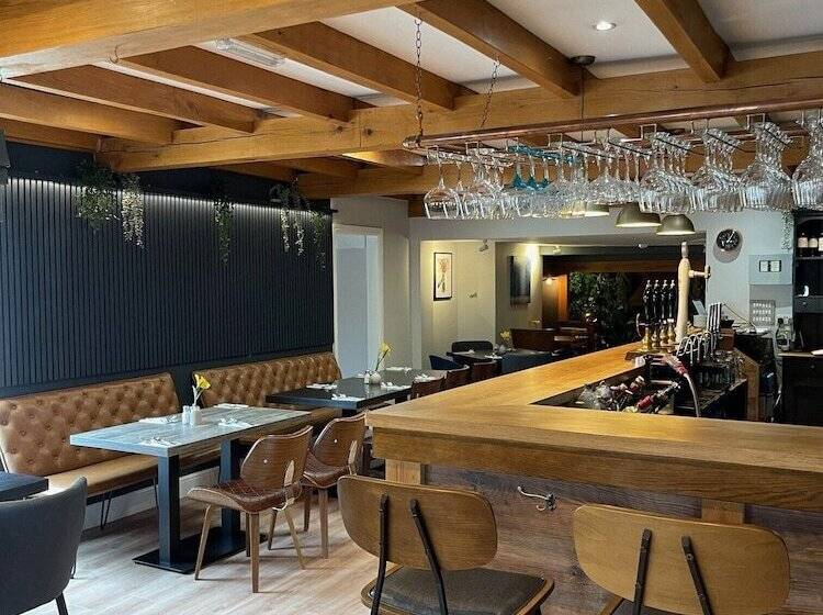 호텔 The Royal Oak