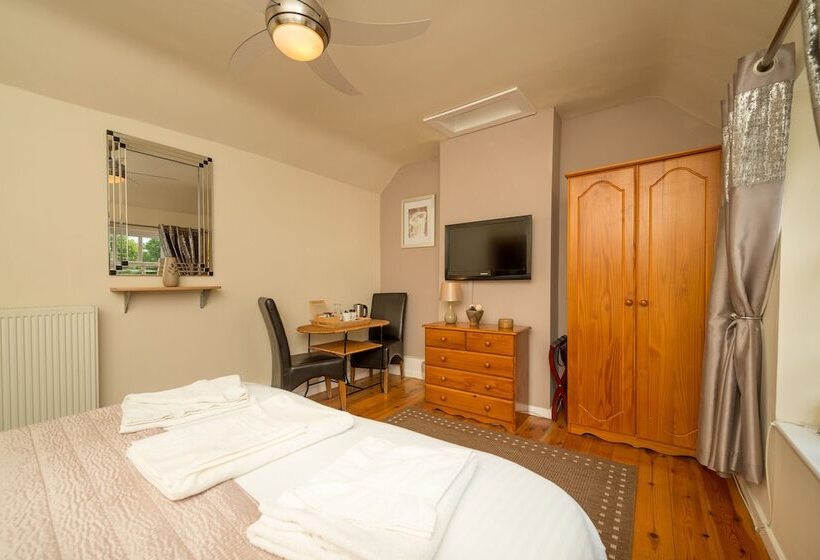 Отель The Shakespeare Inn