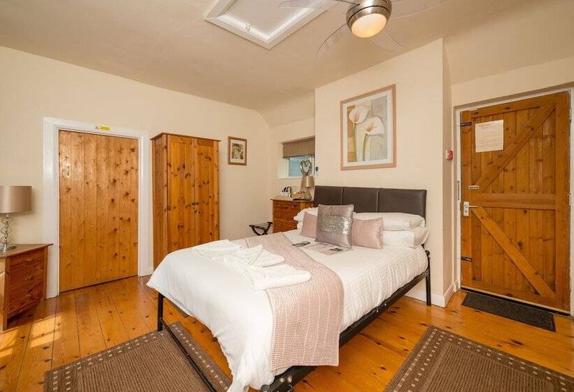 Отель The Shakespeare Inn