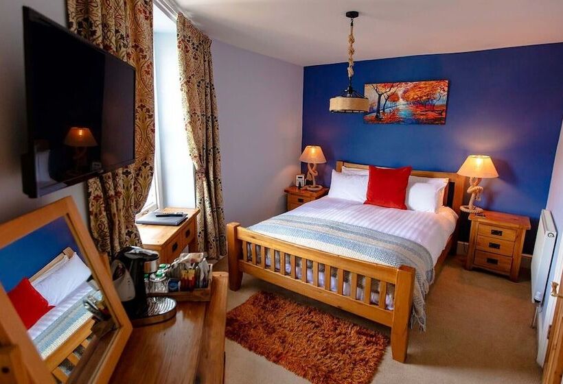 هتل The Ship In Dock Inn