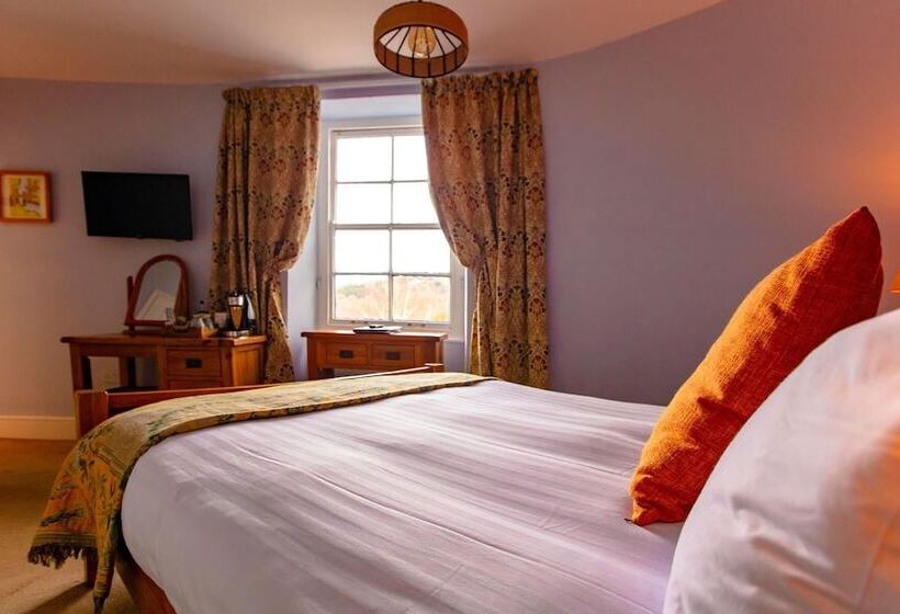 هتل The Ship In Dock Inn