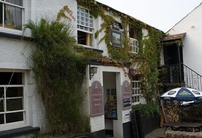 Отель The Ship Inn Lerryn