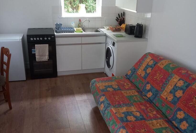 فندق The Trooper Inn