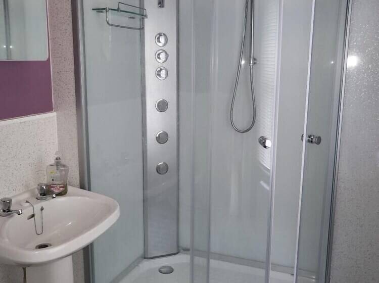 فندق The Trooper Inn