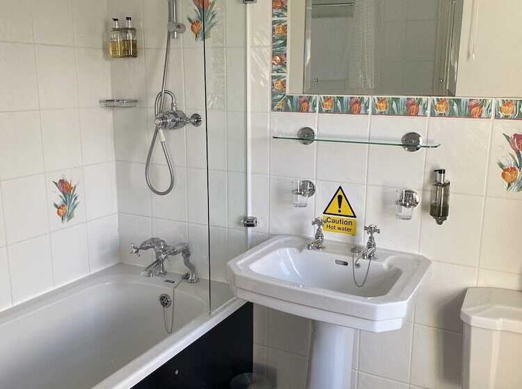 فندق The Trooper Inn