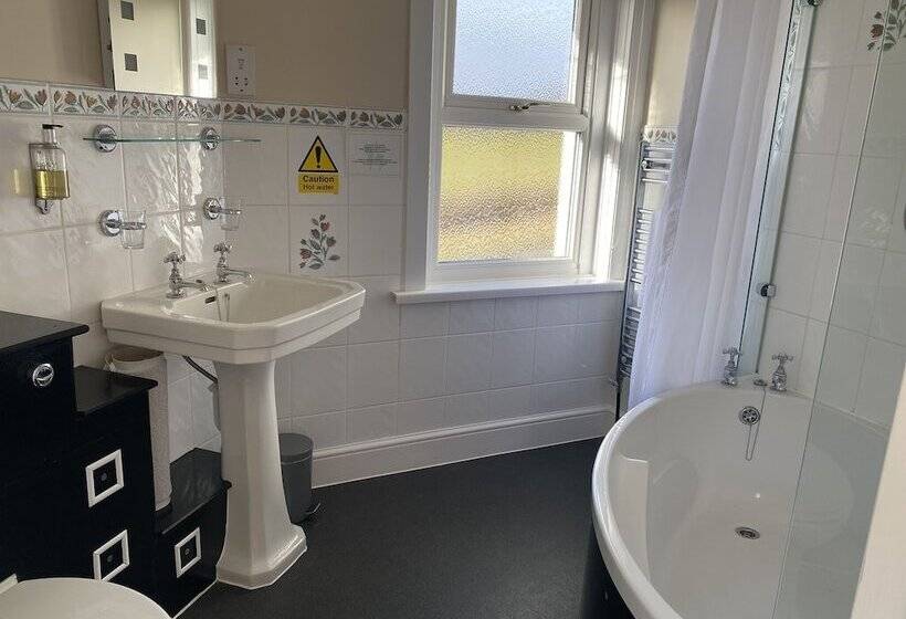 فندق The Trooper Inn