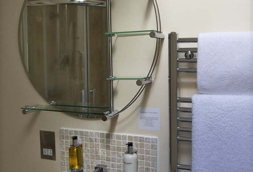 酒店 The Walnut Tree Inn