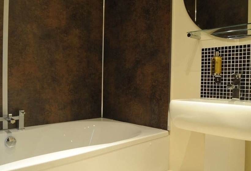 酒店 The Walnut Tree Inn