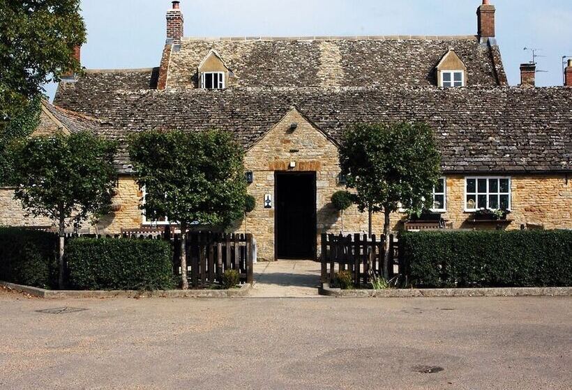 Отель The White Horse Inn