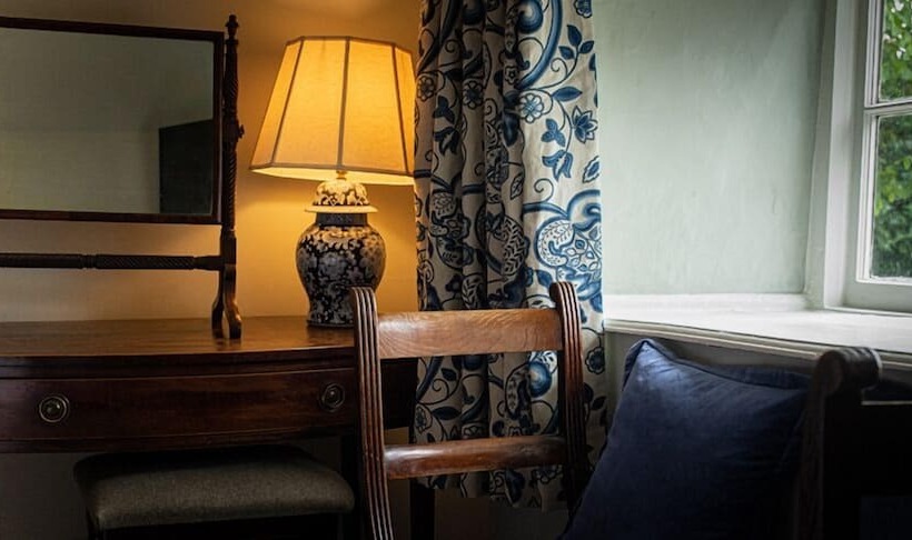 Отель The White Horse Inn