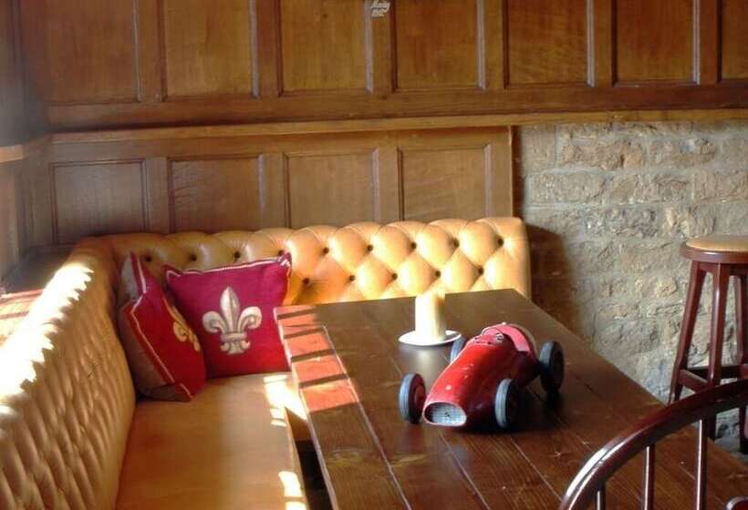 Отель The White Horse Inn