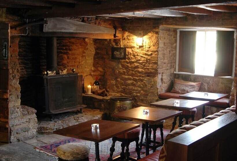 Отель The White Horse Inn