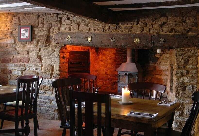 Отель The White Horse Inn