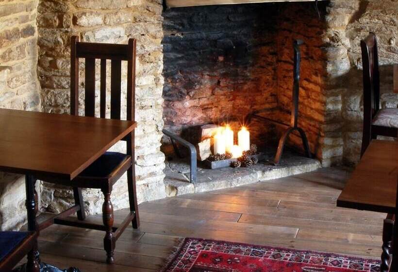 Отель The White Horse Inn