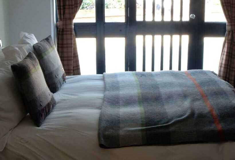 Отель The White Horse Inn