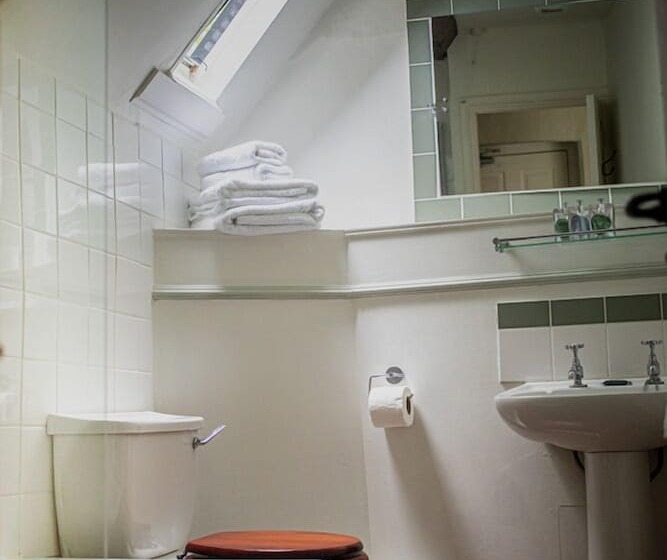 Отель The White Horse Inn