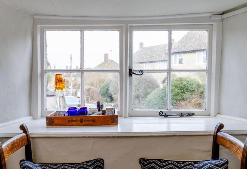 Отель The White Horse Inn