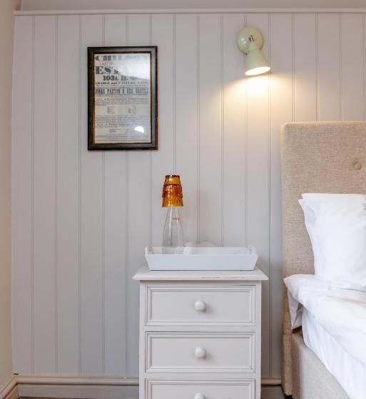 Отель The White Horse Inn