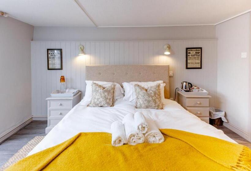 Отель The White Horse Inn