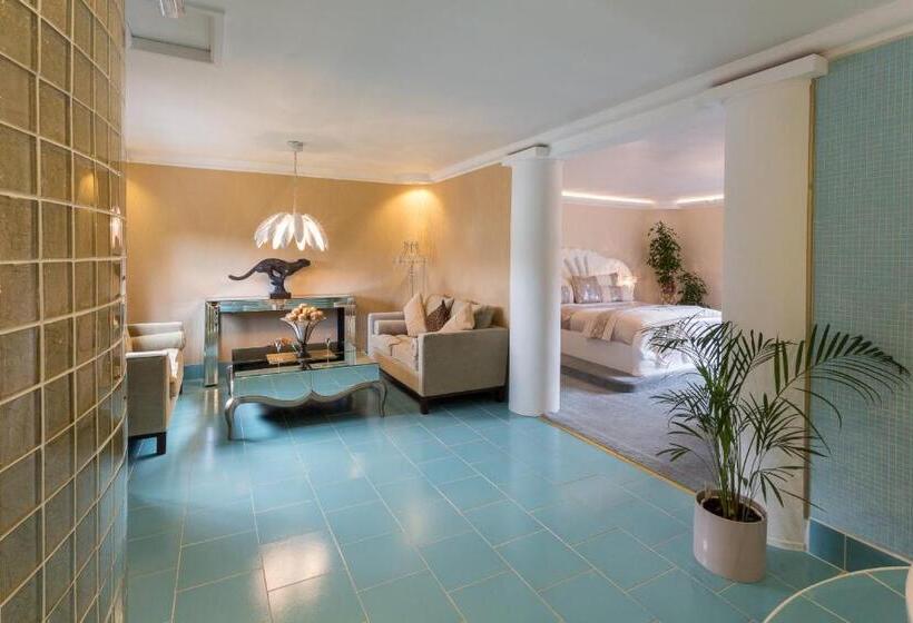 호텔 Who D A Thought It