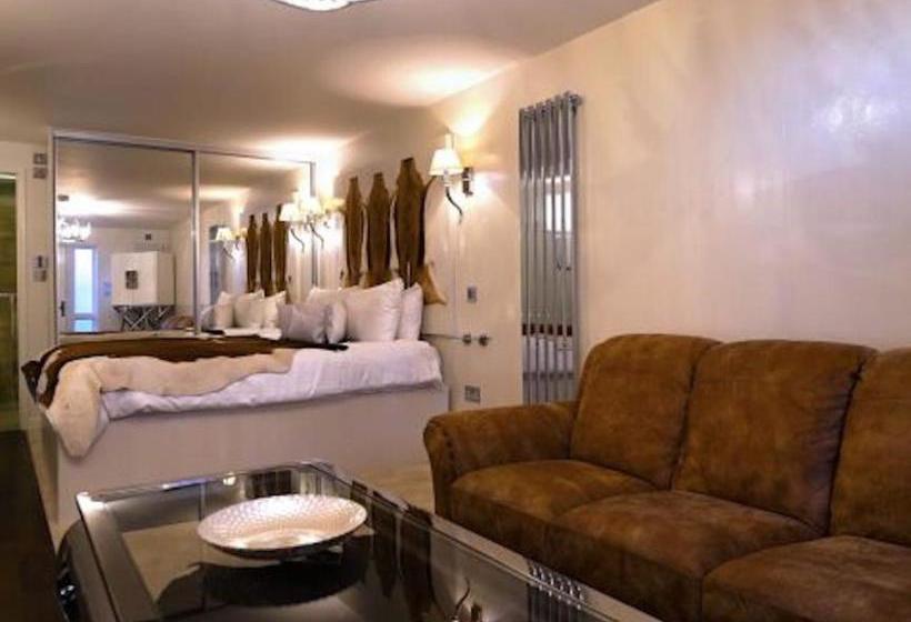 호텔 Who D A Thought It