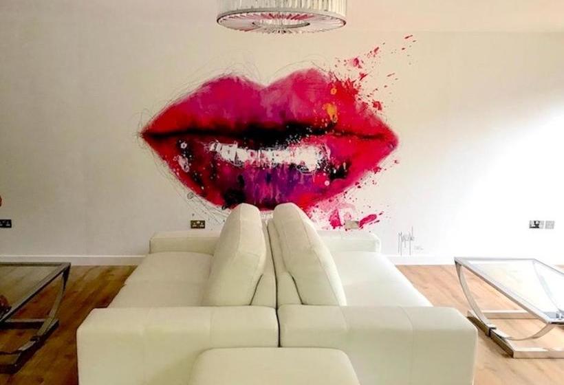 호텔 Who D A Thought It