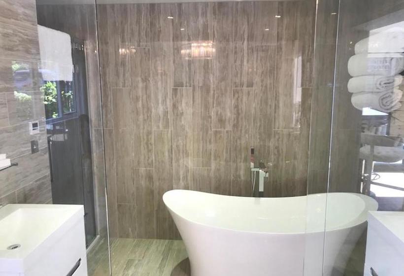 호텔 Who D A Thought It