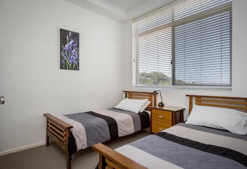 Kirra Beach Apartments