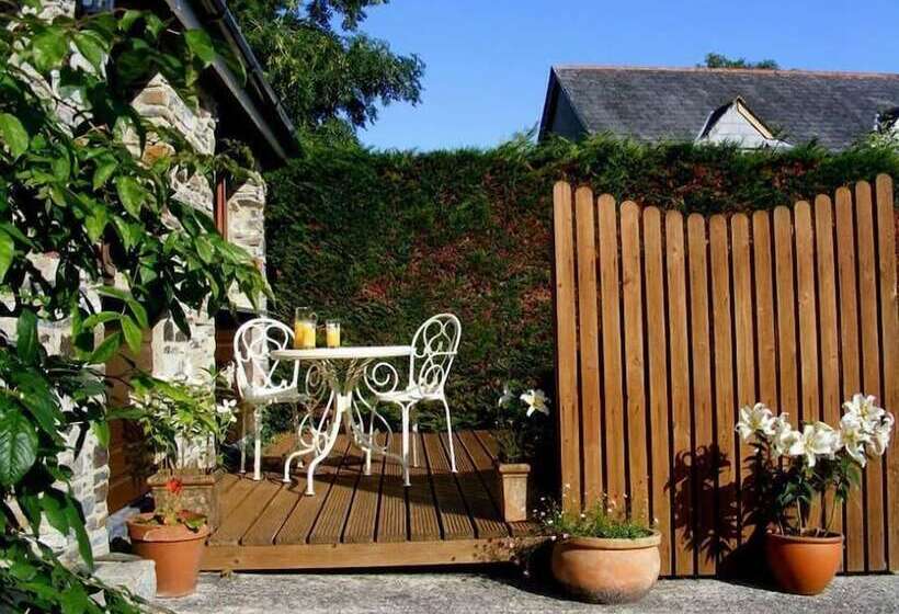 Lobhill Farmhouse Bed And Breakfast And Self Catering Accommodation