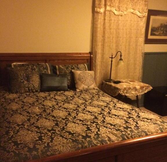Main Street Bed & Breakfast Established In 1810