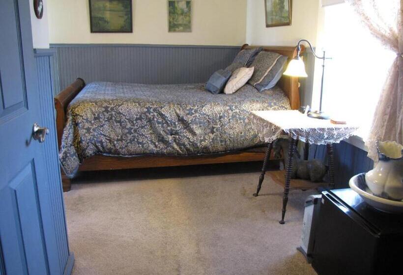 Main Street Bed & Breakfast Established In 1810