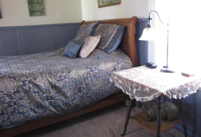 Main Street Bed & Breakfast Established In 1810