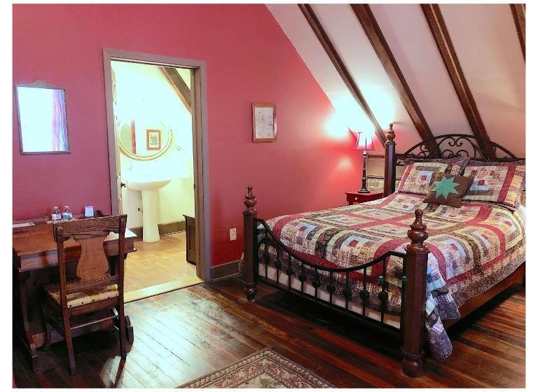 Main Street Bed & Breakfast Established In 1810