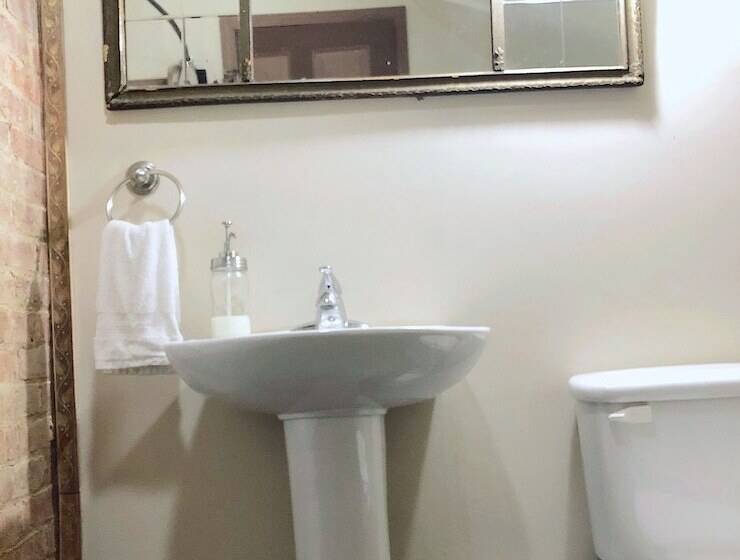 Main Street Bed & Breakfast Established In 1810