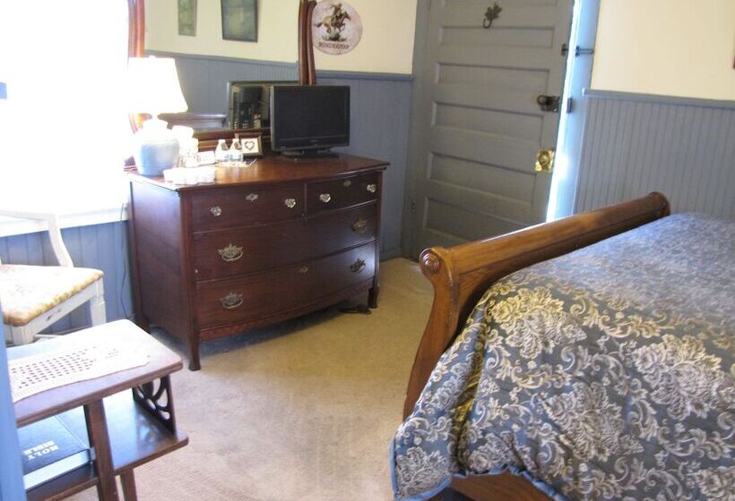 Main Street Bed & Breakfast Established In 1810