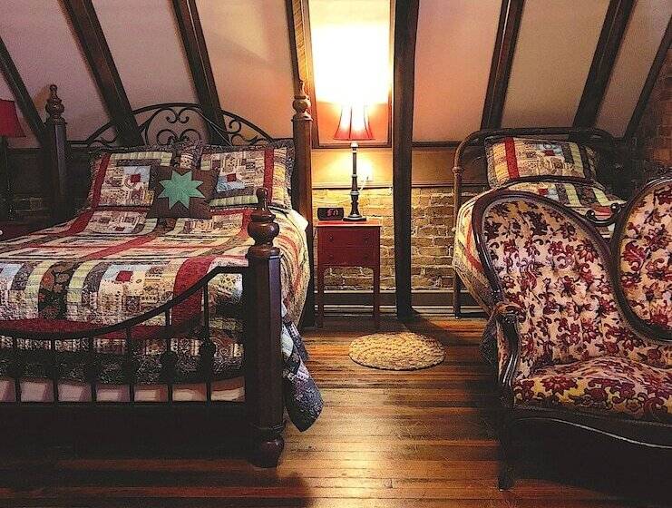 Main Street Bed & Breakfast Established In 1810