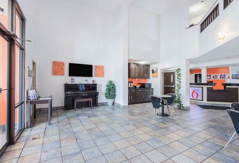 Motel 6 Lawrence, Ks